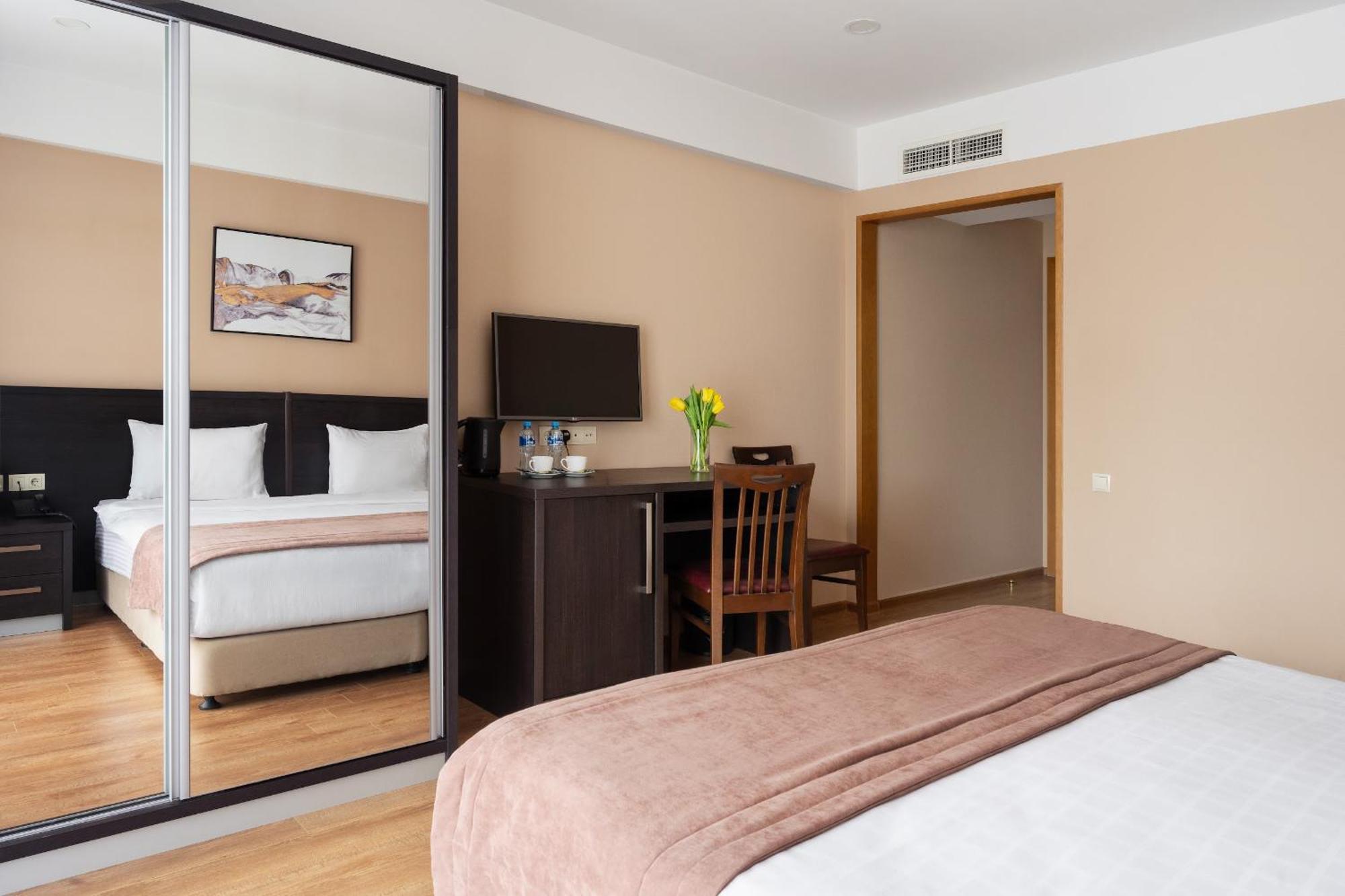 Sephia Hotel